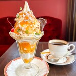 パーラートモミ - 【季節のパフェ】みかんとレアチーズのパフェ