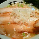 麺や三笑 つばさ - 醤油チャーシュー麺