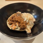 うを徳 - 兵庫県香住産せいこがに、蟹の甲羅と殻を煮詰めてたソース掛け