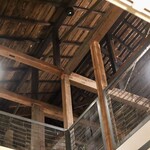 ファイ - 開放感のあるテーブル席