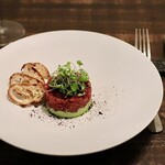 ファイ - 本マグロのタルタルとアボカドのプーレ