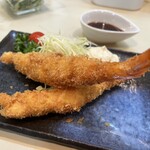 惣菜居酒屋 まほろば - 海老フライ2匹