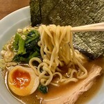 兼ひろ家 - 平打ちの太麺