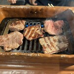 飛騨焼肉ホルモンぼたん - 
