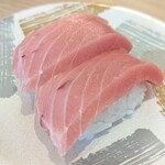 すし松 - 料理写真:本鮪中トロ 330円