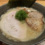 すずむし みどり - 限定のとんこつラーメンでした☆　2025-1221訪問