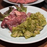 焼肉 静龍苑 - ハツ、バジルミノ