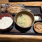 越後屋八十吉 - あじ開き定食¥924