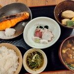五明の向かい - 