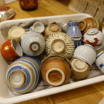 千代娘 - 熱燗はこちらからお好みのお猪口が選べます