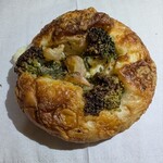 MITAKI PAIN - エビとブロッコリーのフォカッチャ