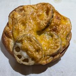 MITAKI PAIN - レンコンとチェダーチーズ