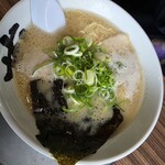 ラーメン新蔵 - 豚骨ラーメン