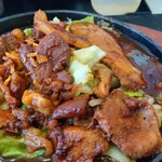 和真食堂 - 右側に出来たタレの海