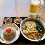 食事処 しまむら - 料理写真:Dランチ（半チャーハン／ラーメン）