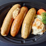 イーション - 「３種ソーセージ＆ポテトチーズ焼き」食べ応えある太さ：2025/12/27