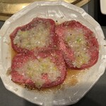 焼肉ハウス - ネギふりタン塩ハーフ（1200円）