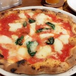 Pizzeria Attivita - マルゲリータ