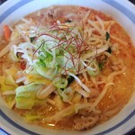 南部屋路ばた - モツラーメン