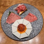 焼肉ホルモン 新井屋 - ユッケ、肉刺し