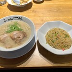 らーめん 一柊 - らーめん＋半チャーハン！
