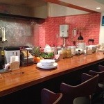 ぴっとぉ～れ食堂 - 厨房はオープンキッチン風です。