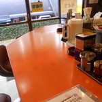 荻窪亭 - Uの字カウンター
