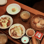 鶏と点心と町中華 梅田 - 