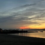 大津屋 - 冬至間近の加太海水浴場の夕陽