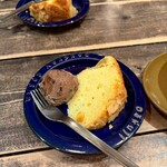 赤い屋根のカフェ テイクワン - 