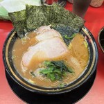 豚骨醤油ラーメン 王道家 柏店 - チャーシューメン（3枚）