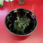 豚骨醤油ラーメン 王道家 - 鳴門産わかめ