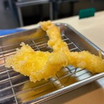 Tempura Maki - 天婦羅定食 1,030日圓 內含蝦仁、魷魚