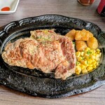 PUB LOUNGE EMERALD - ジャンボステーキ