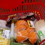 ロピア - 料理写真:寿司→シャリが好みではない！ピザも好みではなかった。うーん