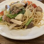 カフェ ピグリッチ - 柔らかな豚肉に、じゃがいも等がオイルソースにバッチ♪