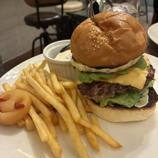 口コミ一覧 : バーガーズカフェビーチ ストーリー （Burger's Cafe