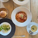 カフェ バー ジ アース - 魚介のトマトソースパスタランチ　ランチセット
                                 ¥1650