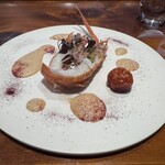 馳走西健一 - ◆アカザエビ
      活けのアカザエビ半生に仕上げて
      アカザエビのミソのソース
      泡状のエビのソース
      掛川、高糖度トマトのロースト
      ビーツ