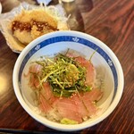 焼酎とお食事処 伝兵衛 - 料理写真:まぐろ丼とまぐろの竜田揚げ