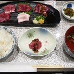 馬肉料理 菅乃屋 - 料理写真: