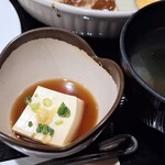 たくあん・牡丹亭 - 冷奴