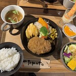 カフェ ダイニング フラット プラット - 