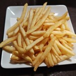  お座敷旬彩美食 夢吉 新宿店 - 味付け抜群ポテトフライ。