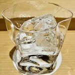 銀座 稲葉 - 20251226芋焼酎　森伊蔵（鹿児島）ロック グラス2,500円