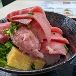 ことぶき亭 - 【2025/12】本鮪五種丼(シャリ少)側面2