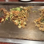 お好み焼 きじ 梅田スカイビル店 - ミックス焼、焼きそば、すじモダン