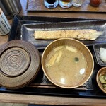 しんぱち食堂 立川曙町店 - サーモンはらす干し定食