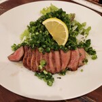 牛たん料理 閣 ブランドーム本店 - たんタタキ