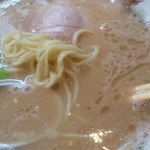 黒豚とんこつ のんぶー - 麺・スープのアップ（2014.12）